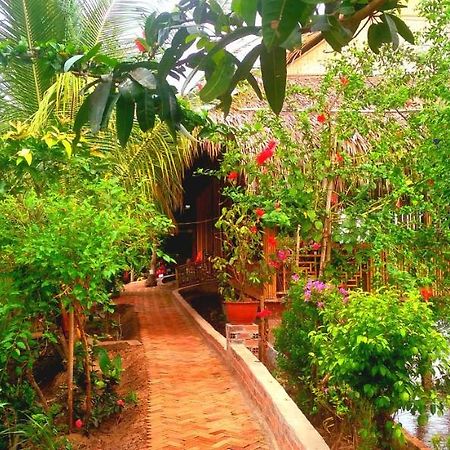 Hong Thai River Side Homestay Ben Tre Bagian luar foto